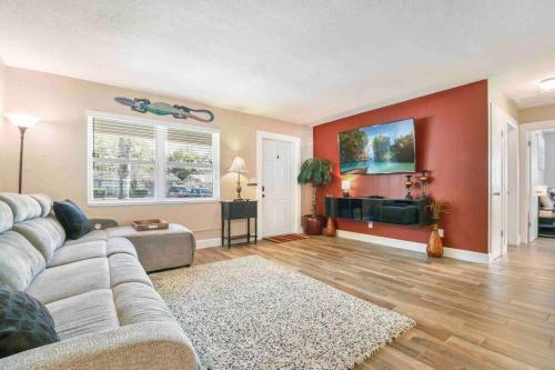 Tropical Escape Close To Top Fl Beaches!