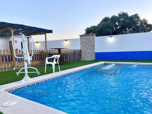 Dos Villas Entre Ciervos Y Cervantes