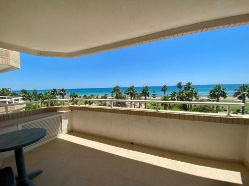 Apartamento Casa Oroel - Ivan Luxury Homes - Frontal 4� Planta - 1� Linea de Playa