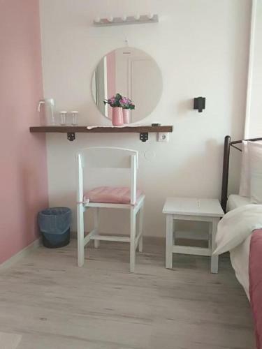 Hotel Karavos