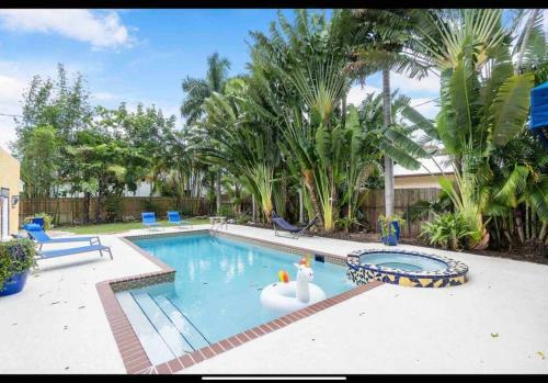 Historic Florida 4 Bedroom Home With Pool, Parking