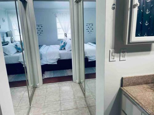 Cozy 2 Bedroom Lakeview Villa King Queen Beds