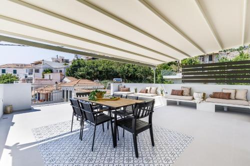 Breezy Rooftop House