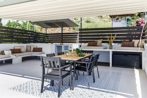 Breezy Rooftop House