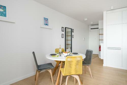 Dzielnica Cesarska Apartments By Renters