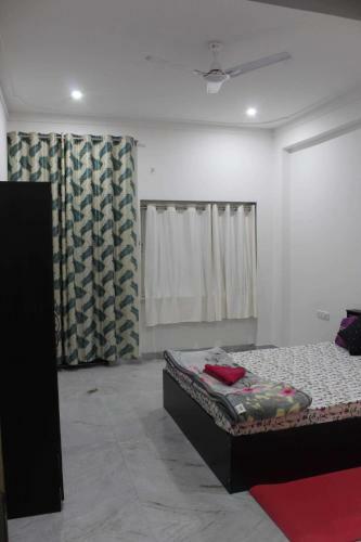 Apartamento Oyo Home 84939 Choudhary White House