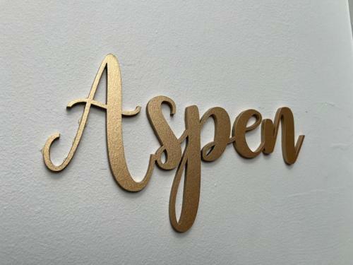 Aspen-free Parking-grade II Listed-second Floor Two Bedrooms Apartment