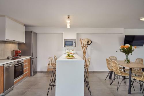 Blue Armonia Villa With Heated Pool