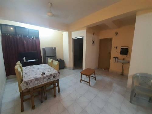 Ritz Inna 2 Bhk Apartment With All The Modern Amenities.