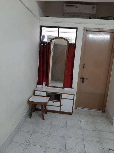 Ritz Inna 2 Bhk Apartment With All The Modern Amenities.