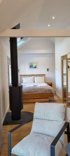 The Brookhouse. Cheerful Tiny House With Seaview.