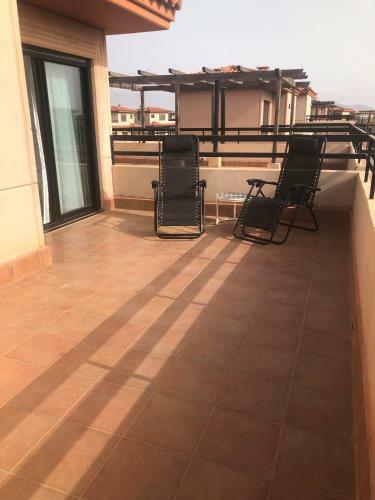 Pleasant 2 Bedroom Villa With Garden & Pool Access