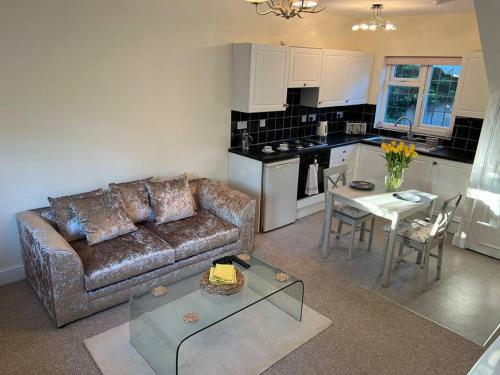 Apartamento Self Contained, Spacious Annex With Private Drive.
