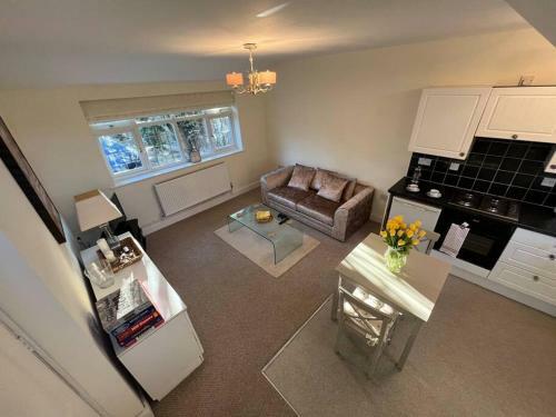 Apartamento Self Contained, Spacious Annex With Private Drive.