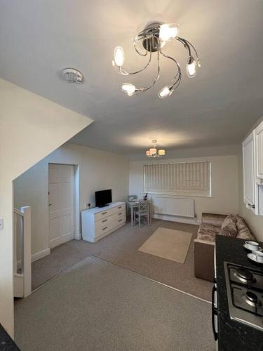 Apartamento Self Contained, Spacious Annex With Private Drive.