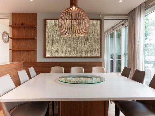 Lakeside Villa At The Lakes By Yoo, Cotswolds