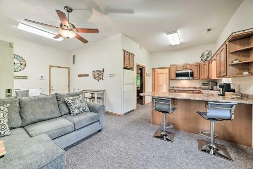 Captivating Kuttawa Retreat With Outdoor Dining