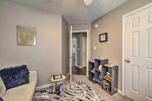 Charming Clarksville Home With Yard And Fire Pit!