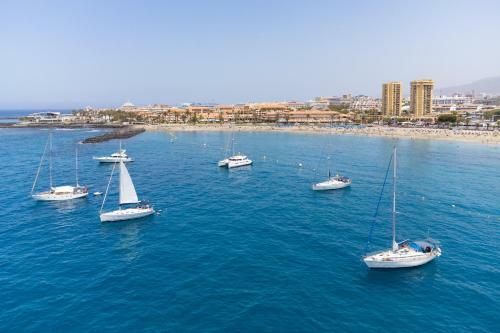 Apartamento Close To Playa Las Vistas With Pool And Parking