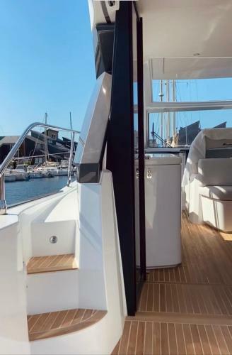 Puissance, Elegance Et Style, Yacht � Deauville