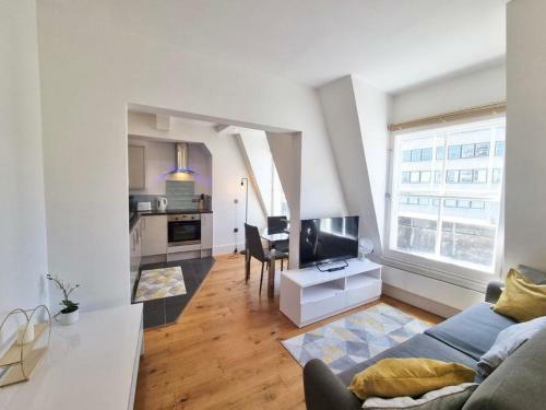 Lovely 1 Bed Apartment In Old Market Square