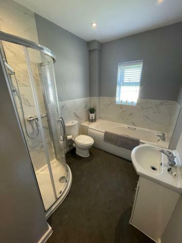 Beautiful 2 Bedroom House Seasisde Location