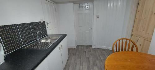 Lovely 3-bed Apartment In Parkgate Rotherham