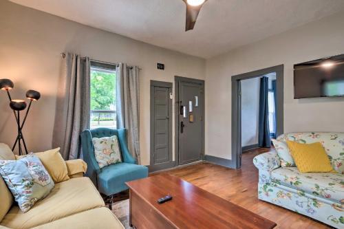 Classy Home With Enclosed Sunroom, Walk To Town