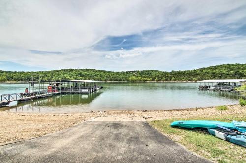 Classic Cabin On Table Rock Lake, Pool Access