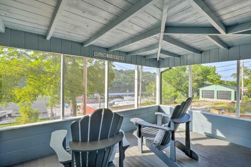 Lakeside Cottage With Patio About 11 Mi To Branson!