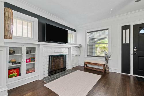 Beautiful Historic Full Home 10 Minutes From Everything