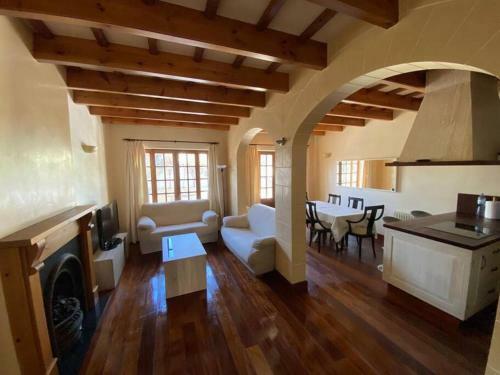 Agradable Casa Con Ba�era De Hidromasaje