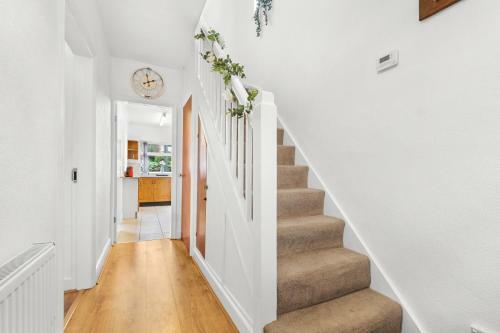 Spacious 4 Bedroom House Located Near Bhx & Nec