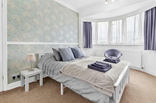 Spacious 4 Bedroom House Located Near Bhx & Nec