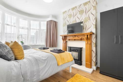 Spacious 4 Bedroom House Located Near Bhx & Nec