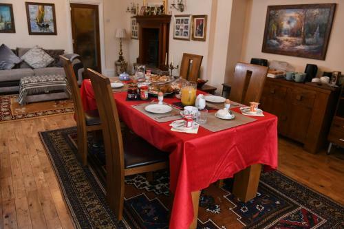 Bed & Breakfast Luxury Suite In Dog-friendly Countryside Location