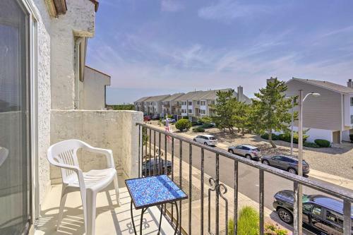Brigantine Retreat With Balconies - Walk To Beach!