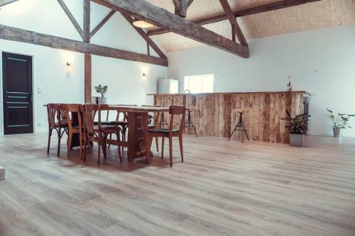 Surf & Skate House, Ancien Chai Viticole.