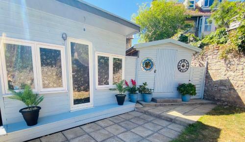 All Seasons Bed & Breakfast