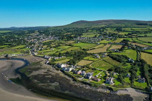Major House- Luxury Pembrokeshire Coastal Getaway