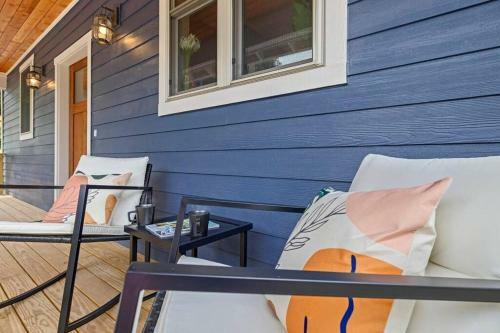 Black Mountain Cottage W/ Hot Tub!