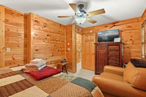 Buckeye Chuck Rustic & Cozy Family Mtn Home