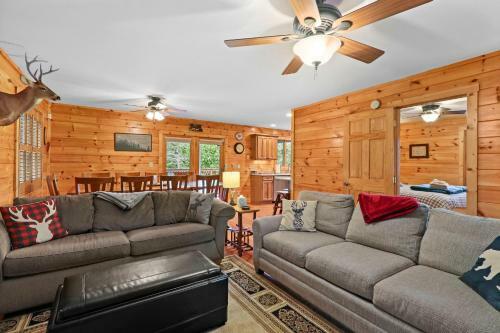 Buckeye Chuck Rustic & Cozy Family Mtn Home