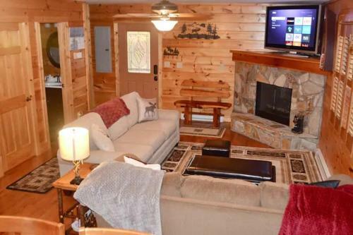 Buckeye Chuck Rustic & Cozy Family Mtn Home