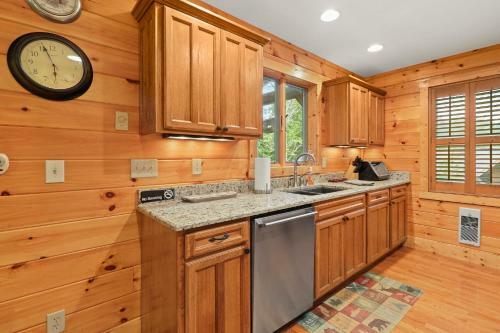 Buckeye Chuck Rustic & Cozy Family Mtn Home