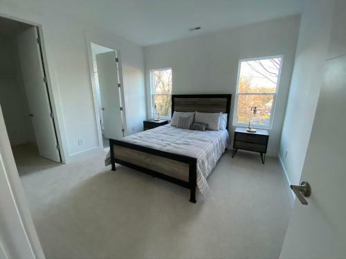 Entire Home Close To Boa Stadium & City