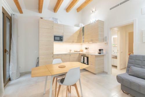 Nice City Center Apartment