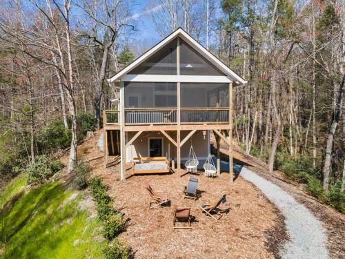 Lakeview Oasis- Pet Friendly W/ Hot Tub & Beach!