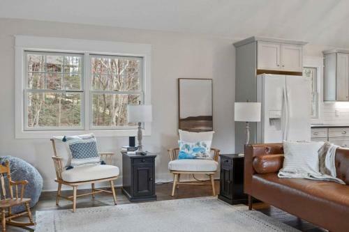 Lakeview Oasis- Pet Friendly W/ Hot Tub & Beach!