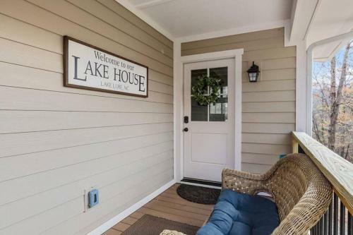 Lakeview Oasis- Pet Friendly W/ Hot Tub & Beach!